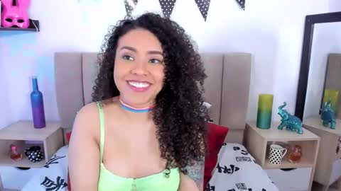 Snapshot of zoe_gruber chatting on 12-05-24, 01:25 Zoe Gruber online show from 12-05-24, 01:25