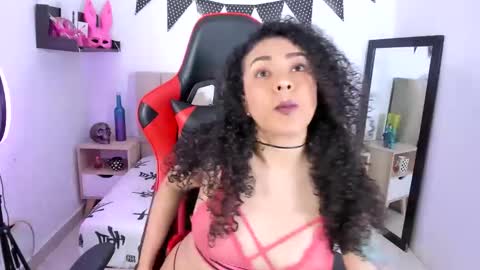 Snapshot of zoe_gruber chatting on 12-12-24, 11:36 Zoe Gruber online show from 12-12-24, 11:36