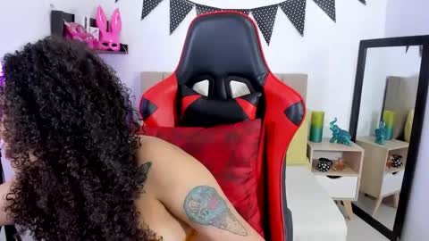 Snapshot of zoe_gruber chatting on 12-21-24, 12:09 Zoe Gruber online show from 12-21-24, 12:09