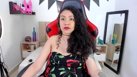 Snapshot of zoe_gruber chatting on 12-22-24, 11:09 Zoe Gruber online show from 12-22-24, 11:09