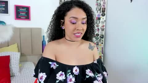 Snapshot of zoe_gruber chatting on 01-19-25, 12:06 Zoe Gruber online show from 01-19-25, 12:06