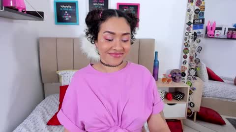 Snapshot of zoe_gruber chatting on 01-20-25, 02:22 Zoe Gruber online show from 01-20-25, 02:22