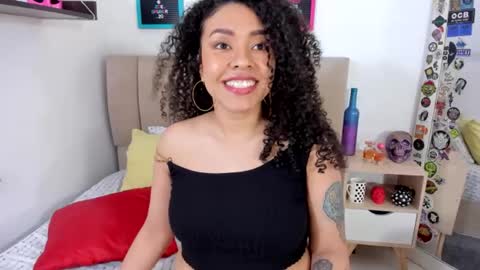 Snapshot of zoe_gruber chatting on 01-24-25, 03:32 Zoe Gruber online show from 01-24-25, 03:32