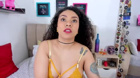 Snapshot of zoe_gruber chatting on 01-25-25, 03:09 Zoe Gruber online show from 01-25-25, 03:09