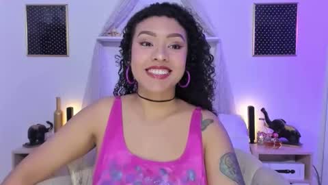 Snapshot of zoe_gruber chatting on 10-04-25, 05:00 Zoe Gruber online show from 10-04-25, 05:00