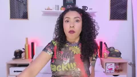 Snapshot of zoe_gruber chatting on 10-16-25, 06:31 Zoe Gruber online show from 10-16-25, 06:31