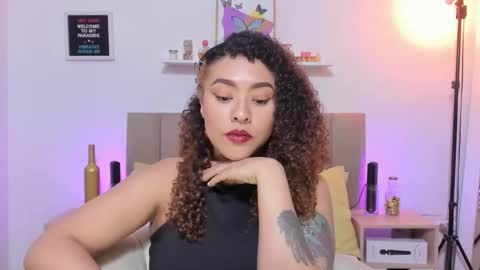 Snapshot of zoe_gruber chatting on 11-14-25, 01:15 Zoe Gruber online show from 11-14-25, 01:15