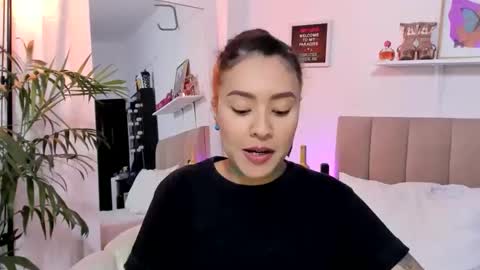 Snapshot of zoe_gruber chatting on 11-20-25, 09:47 Zoe Gruber online show from 11-20-25, 09:47