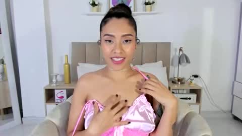 Snapshot of zoe_gruber chatting on 05-15-26, 11:45 Zoe Gruber online show from 05-15-26, 11:45