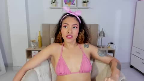 Snapshot of zoe_gruber chatting on 07-18-26, 01:21 Zoe Gruber online show from 07-18-26, 01:21