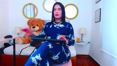 zoe_hecate online show from 11-23-25, 02:44