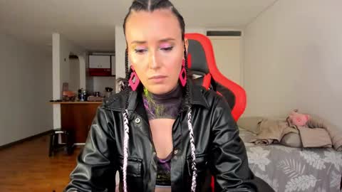 ZOE online show from 11-21-25, 09:02