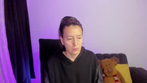 Snapshot of zoe_jeane_beker chatting on 02-08-26, 09:02 ZOE online show from 02-08-26, 09:02