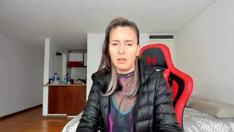 Snapshot of zoe_jeane_beker chatting on 02-19-26, 08:27 ZOE online show from 02-19-26, 08:27