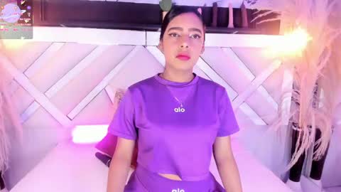 Zoey  online show from 05-09-26, 10:04