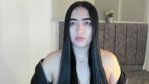 zoe_jones7 online show from 11-10-25, 02:21