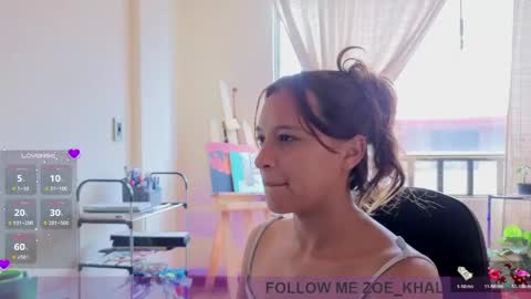 Snapshot of zoe_khall chatting on 04-23-26, 05:15 ZOE online show from 04-23-26, 05:15