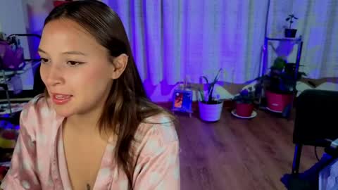 Snapshot of zoe_khall chatting on 04-25-26, 04:04 ZOE online show from 04-25-26, 04:04