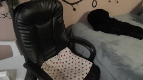 Snapshot of zoe_koller chatting on 04-10-26, 02:44 Zoe Koller online show from 04-10-26, 02:44