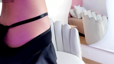Snapshot of zoe_lee___ chatting on 09-19-25, 10:49 zoe lee online show from 09-19-25, 10:49
