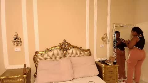 Snapshot of zoe_lennox2 chatting on 07-31-26, 11:53 Z O E online show from 07-31-26, 11:53