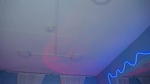 Zoe Lynch online show from 12-16-25, 04:17