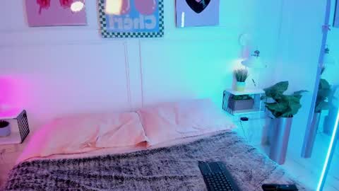 Zoe Lynch online show from 06-15-26, 12:18