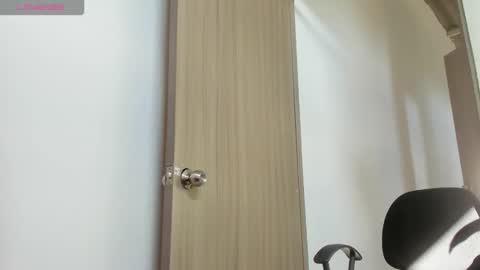 zoe_maddison19 online show from 12-13-25, 07:53