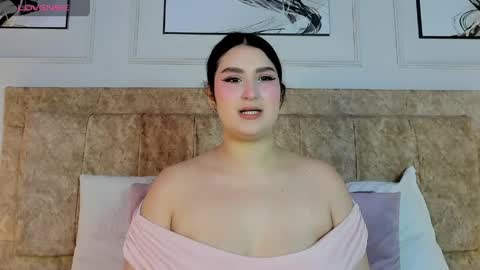 zoe_moon__ online show from 04-15-26, 11:50
