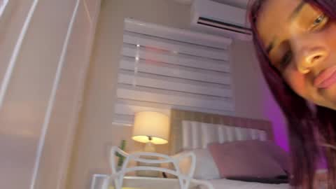 Snapshot of zoe_sky_ chatting on 02-05-25, 05:53 Hi guys i am Zoe online show from 02-05-25, 05:53