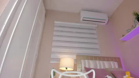 Snapshot of zoe_sky_ chatting on 02-19-25, 02:44 Hi guys i am Zoe online show from 02-19-25, 02:44