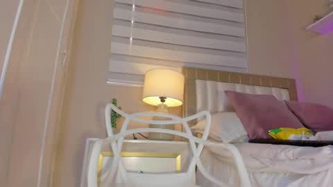 Snapshot of zoe_sky_ chatting on 02-22-25, 05:46 Hi guys i am Zoe online show from 02-22-25, 05:46