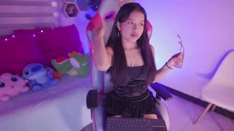 Snapshot of zoe_skyler chatting on 09-24-25, 03:04 Zoe online show from 09-24-25, 03:04