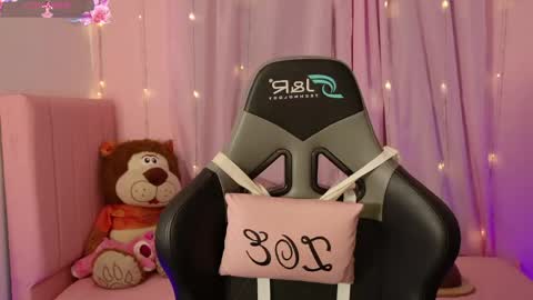 zoe_sullivan_ online show from 05-15-26, 09:16