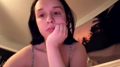 Snapshot of zoeapolo chatting on 04-10-26, 12:27 zoeapolo online show from 04-10-26, 12:27