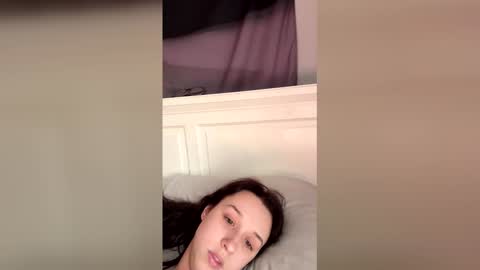 Snapshot of zoeapolo chatting on 04-17-26, 09:18 zoeapolo online show from 04-17-26, 09:18