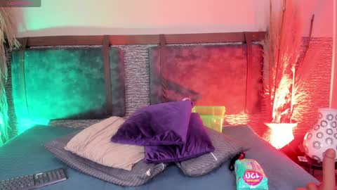 Zoe online show from 02-04-25, 01:38