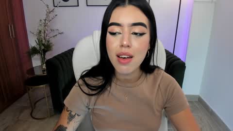 Snapshot of zoee_jackson chatting on 01-10-25, 07:00 zoee jackson online show from 01-10-25, 07:00