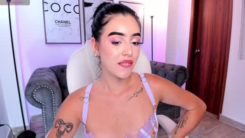 Snapshot of zoee_jackson chatting on 01-27-25, 07:03 zoee jackson online show from 01-27-25, 07:03