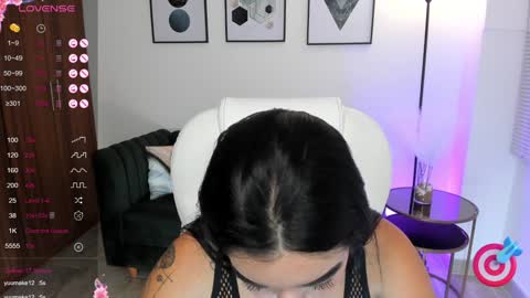 Snapshot of zoee_jackson chatting on 02-05-25, 10:44 zoee jackson online show from 02-05-25, 10:44