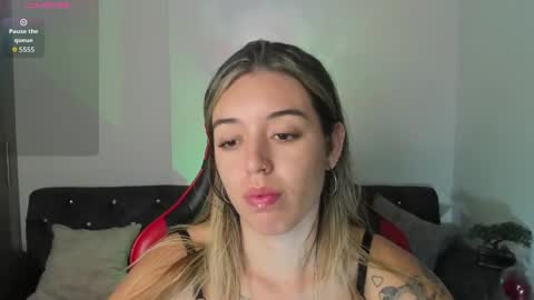 Snapshot of zoee_jackson chatting on 10-13-25, 03:28 zoee jackson online show from 10-13-25, 03:28