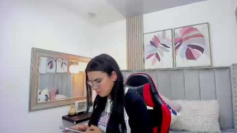 zoee_jhonson online show from 06-09-26, 07:36