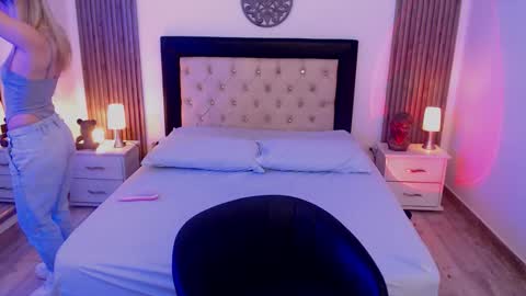 zoe online show from 10-15-25, 03:50