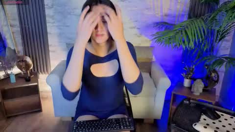Snapshot of zoee_kiss_ chatting on 03-19-26, 09:52 ZOE online show from 03-19-26, 09:52
