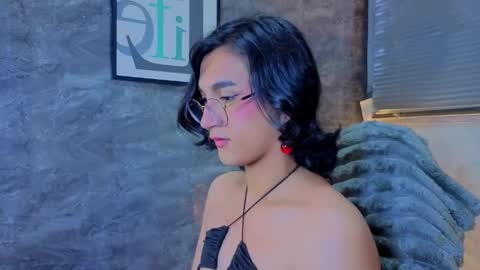 Snapshot of zoee_kiss_ chatting on 05-22-26, 06:09 ZOE online show from 05-22-26, 06:09