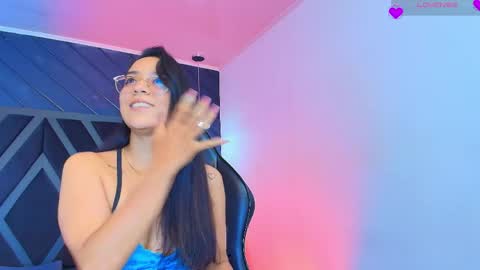 Snapshot of zoee_martins_ chatting on 04-24-26, 05:37 Zoe 3 online show from 04-24-26, 05:37