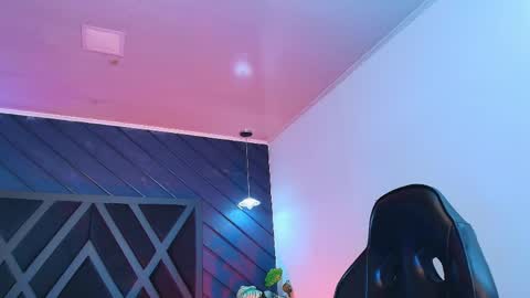 Snapshot of zoee_martins_ chatting on 04-25-26, 05:54 Zoe 3 online show from 04-25-26, 05:54