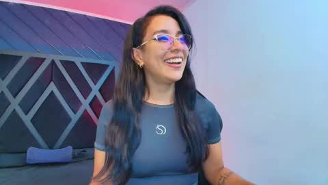 Snapshot of zoee_martins_ chatting on 05-02-26, 05:40 Zoe 3 online show from 05-02-26, 05:40