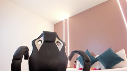 zoee_zi online show from 03-14-26, 08:36