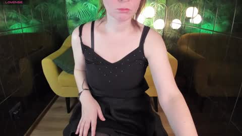 Zoe online show from 01-11-25, 02:04